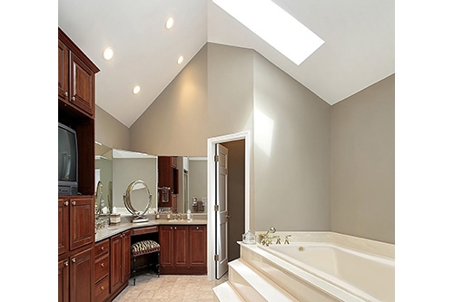 Rosemarie Beauty tub in a bathroom